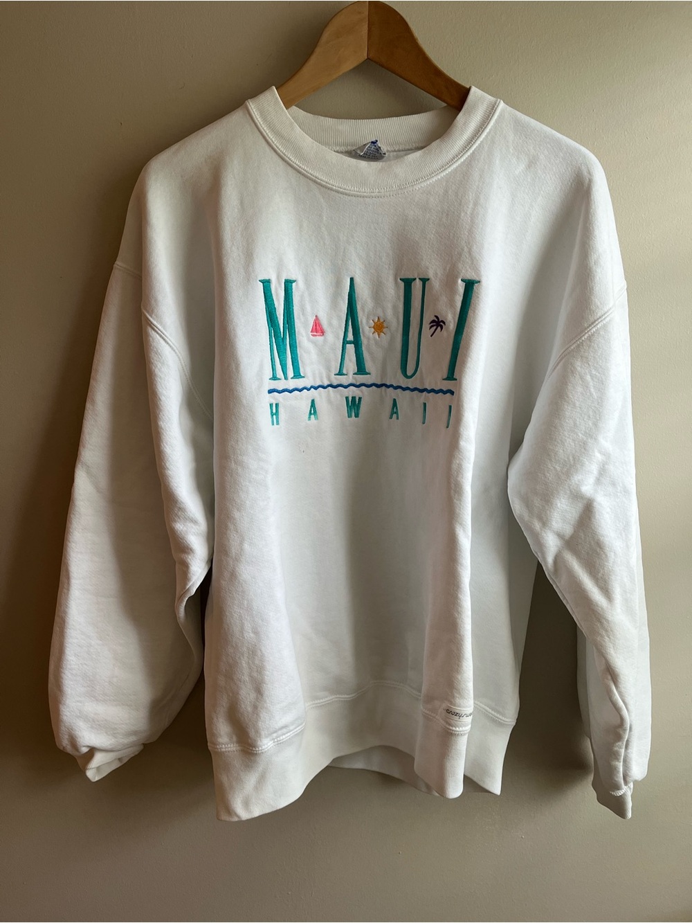 White Maui Hawaii Graphic Crewneck Sweatshirt